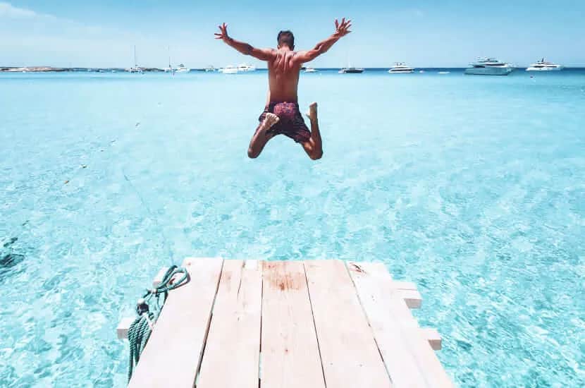 Ile trwa lot z Polski do Hiszpanii? Sprawdź, co wpływa na czas podróży