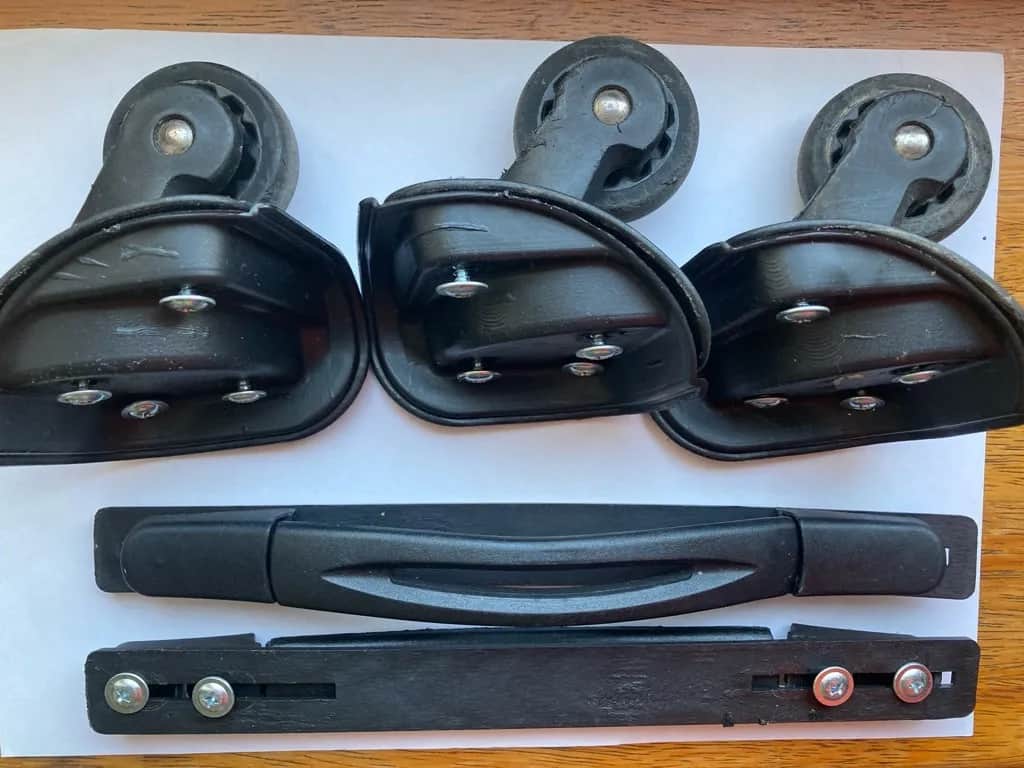 Gdzie kupić kółka do walizki Wittchen? Ceny i dostępność online